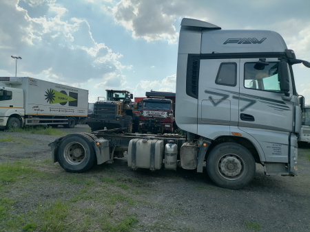 FAW J7 4x2 Седельный тягач CA4180P77K25E5 — Б/У, 2023 г.