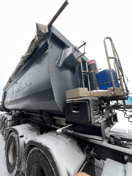 Grunwald 9453 Полуприцеп самосвальный 9453-0000010-50 — Б/У, 2023 г.