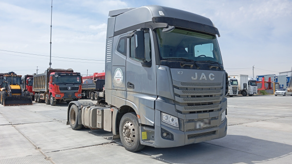 JAC K7 4x2 Седельный тягач — Б/У, 2023 г.