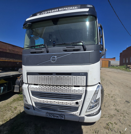 VOLVO FH 4x2 Седельный тягач — Б/У, 2023 г.
