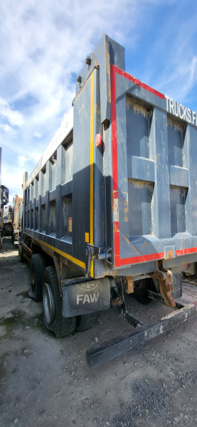 FAW J6 6x6 Самосвал CA3250P66K24L1TE5 — Б/У, 2023 г.