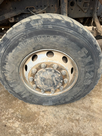 Shacman (Shaanxi) SX 6x6 Седельный тягач SX42586V385 — Б/У, 2023 г.