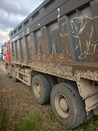 Shacman (Shaanxi) SX 8x4 Самосвал SX331863366 — Б/У, 2024 г.
