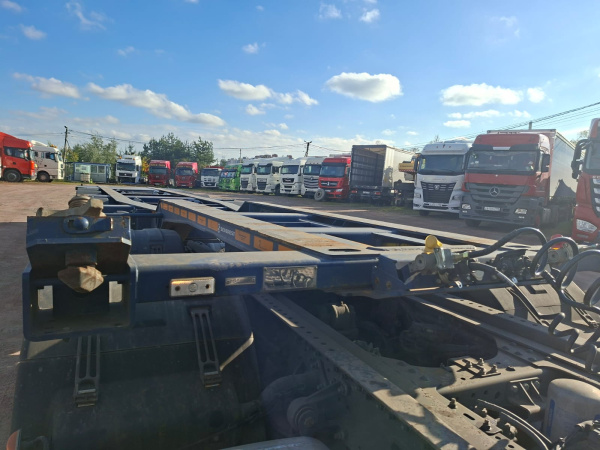 УралСпецТранс 9465 Полуприцеп контейнеровоз 4 оси 946520-A1-04 — Б/У, 2024 г.