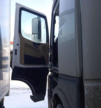 MERCEDES-BENZ Actros 1848LS 4x2 Седельный тягач — Б/У, 2023 г.