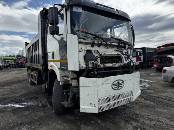 FAW J6* 8x4 Самосвал — Б/У, 2023 г.