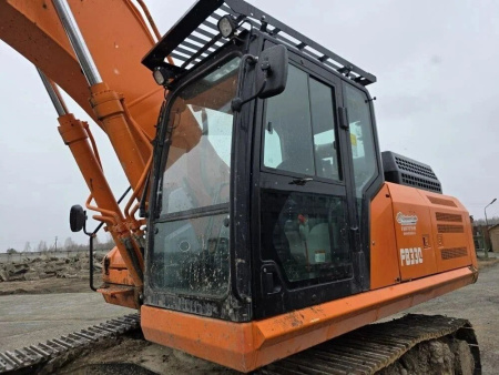 PB Профессионал PB330 Экскаватор — Б/У, 2024 г.