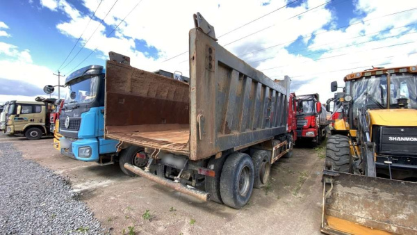 Shacman (Shaanxi) SX3258DR384 — Б/У, 2022 г.