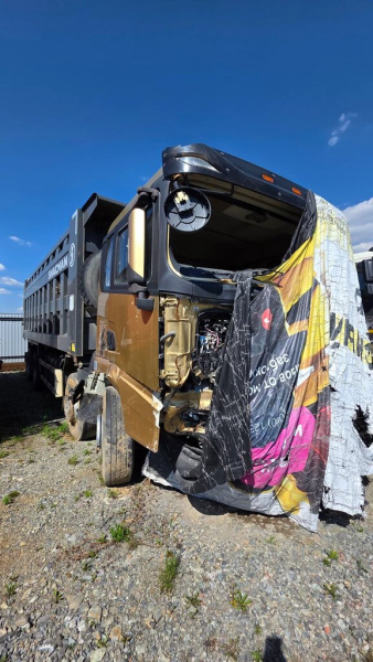 Shacman (Shaanxi) SX 8x4 Самосвал SX331863366 — Б/У, 2022 г.