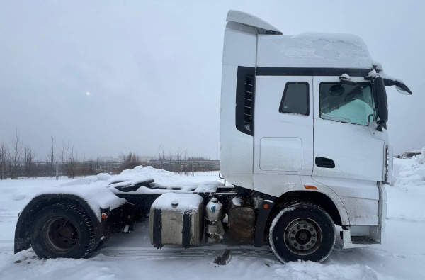 FAW J7 4x2 Седельный тягач CA4180P77K25E5 — Б/У, 2023 г.