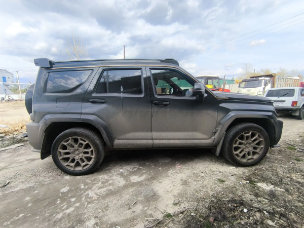 TANK 700 Е1 3.0 HEV 9AT 4WD — Б/У, 2024 г.