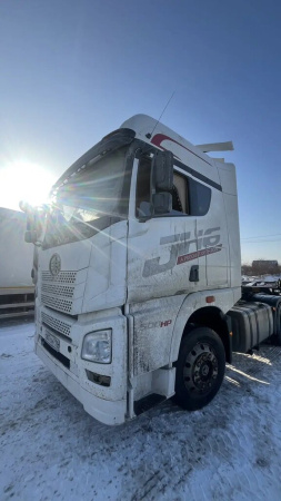 FAW JH6 6x2 Седельный тягач CA4250P25K24T2E5 — Б/У, 2022 г.