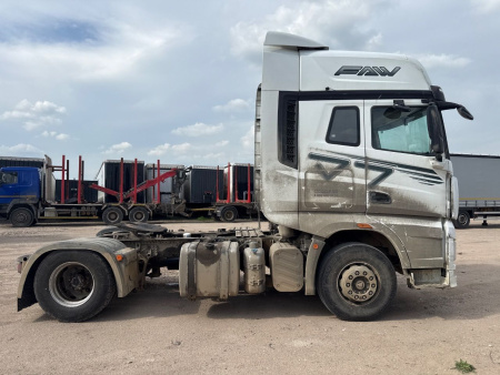 FAW J7 4x2 Седельный тягач CA4180P77K25E5 — Б/У, 2023 г.