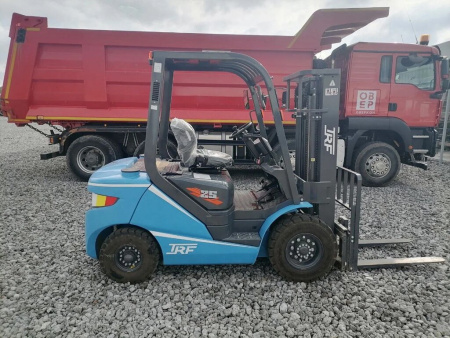 TRF D Вилочный погрузчик D25-3X — Б/У, 2024 г.