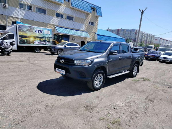 Toyota Hilux — Б/У, 2018 г. (Барнаул, 389958 км)