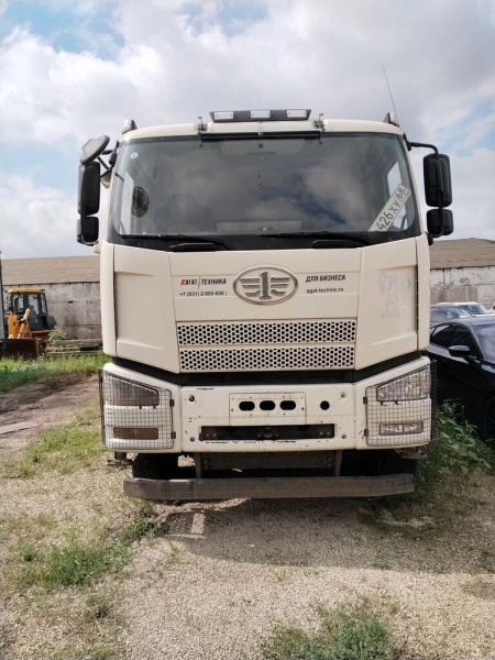 FAW CA 3310 8x4 Самосвал — Б/У, 2023 г.
