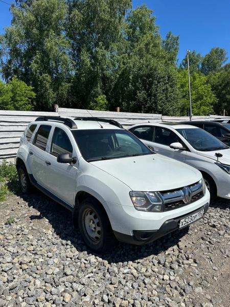 Renault DUSTER Authentique 1.6 MT5 4x2 — Б/У, 2016 г.