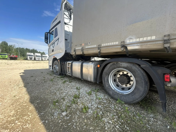 FAW J7 4x2 Седельный тягач — Б/У, 2023 г.