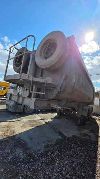Grunwald 9453 Полуприцеп самосвальный 9453-0000011-60 — Б/У, 2024 г.