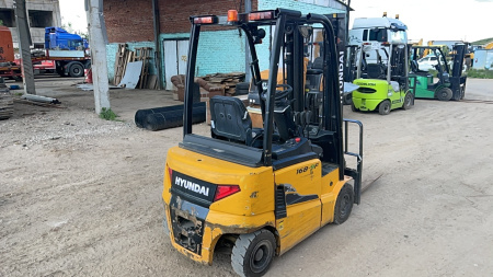 HYUNDAI 16B-9F Вилочный погрузчик — Б/У, 2021 г.