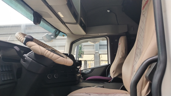 VOLVO FM 4x2 Седельный тягач — Б/У, 2023 г.