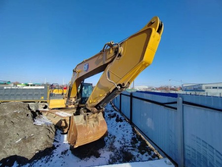 CATERPILLAR 330 Экскаватор — Б/У, 2022 г.