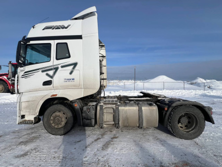 FAW J7 4x2 Седельный тягач CA4180P77K25E5 — Б/У, 2023 г.