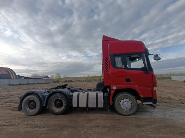 Shacman (Shaanxi) SX 6x4 Седельный тягач SX42584W324C — Б/У, 2022 г.