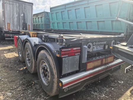 GRUNWALD 9453-0000010-30 Полуприцеп контейнеровоз 3 оси — Б/У, 2023 г.