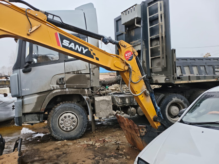 Shacman (Shaanxi) SX 6x4 Седельный тягач SX42584V324 — Б/У, 2023 г.