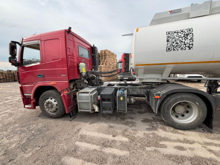 Dayun CGC418 4x2 Седельный тягач CGC4180 — Б/У, 2023 г.