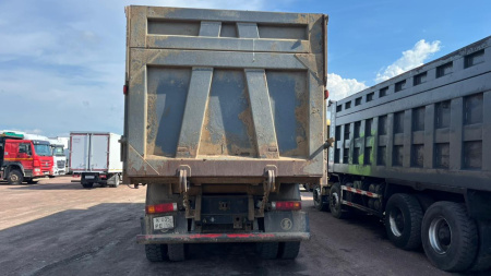 Shacman (Shaanxi) SX 8x4 Самосвал SX33186V366 — Б/У, 2023 г.