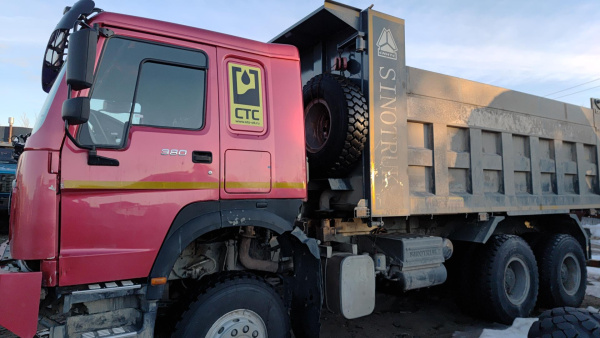 Howo ZZ3327S3857E — Б/У, 2022 г. (Усинск, 83296 км)