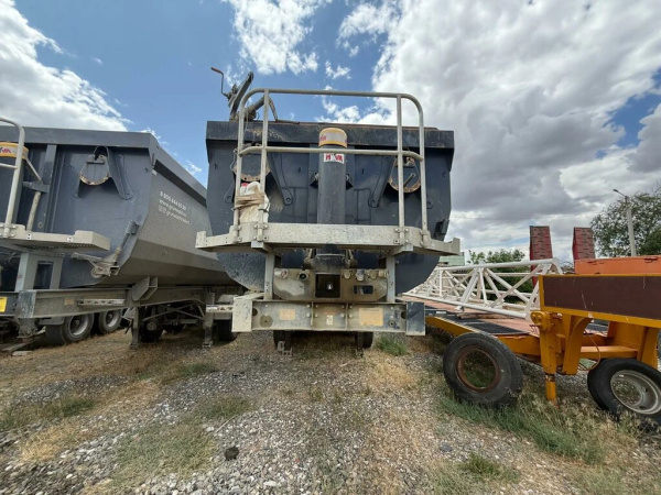 Grunwald 9453 Полуприцеп самосвальный 9453-0000010-50 — Б/У, 2022 г.