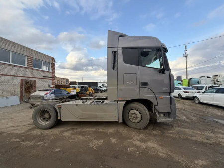 Foton AUMAN 4x2 Седельный тягач BJ4189SLFKA — Б/У, 2023 г.