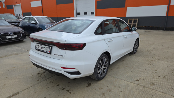 GEELY Flagship 1.5 AT — Б/У, 2024 г.