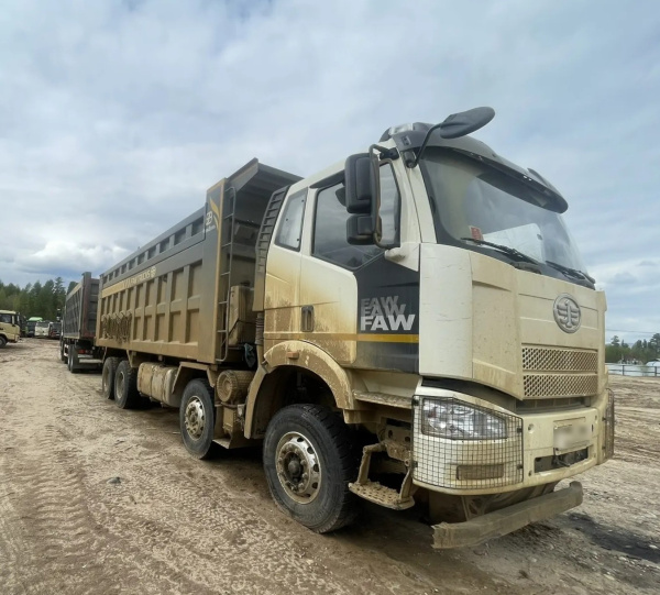 FAW J6* 8x4 Самосвал — Б/У, 2023 г.