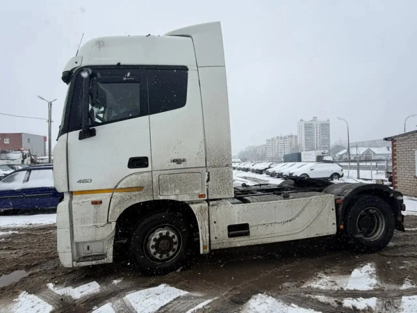Foton AUMAN 4x2 Седельный тягач BJ4189SLFKA — Б/У, 2023 г.
