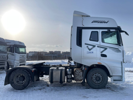 FAW J7 4x2 Седельный тягач CA4180P77K25E5 — Б/У, 2023 г.