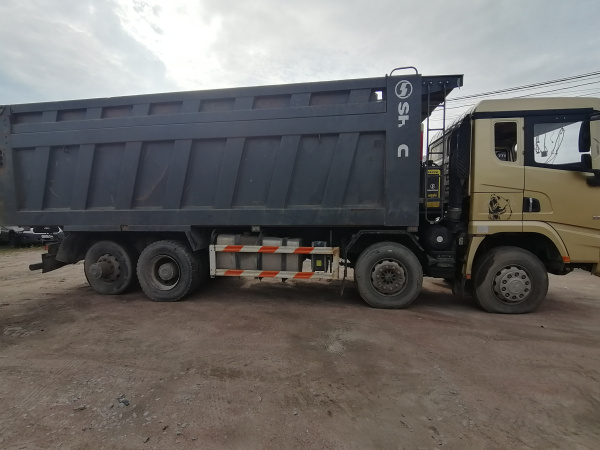Shacman (Shaanxi) SX 8x4 Самосвал SX331864366C — Б/У, 2023 г.