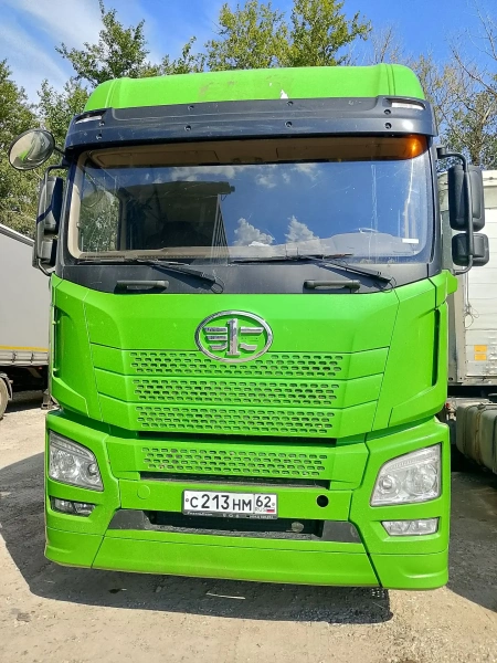 FAW JH6 6x4 Седельный тягач CA4250P25K15T1NE5A80 — Б/У, 2023 г.