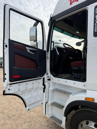 SANY S 4x2 Седельный тягач HQC240DE — Б/У, 2024 г.