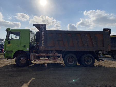 Shacman (Shaanxi) SX 6x4 Седельный тягач SX42584V324 — Б/У, 2023 г.