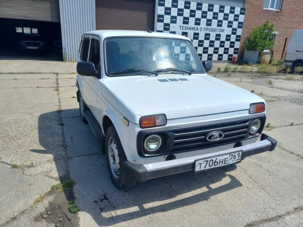 LADA NIVA Luxe 1.7 83hp 5 МТ — Б/У, 2023 г.