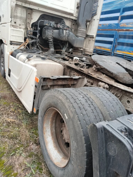 Foton AUMAN 4x2 Седельный тягач BJ4189SLFKA — Б/У, 2022 г.