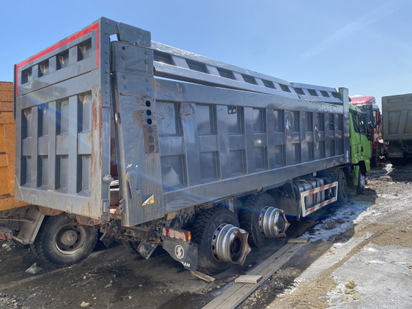 Shacman (Shaanxi) SX 8x4 Самосвал SX33186V366 — Б/У, 2022 г.