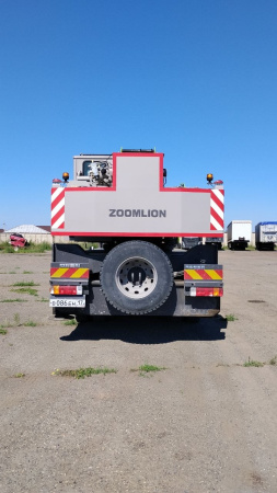 Zoomlion ZTC 6x4 Автокран ZTC300V — Б/У, 2024 г.