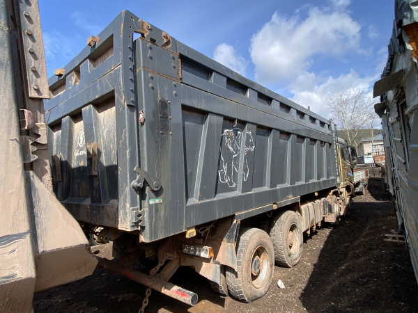 Shacman (Shaanxi) SX 8x4 Самосвал SX331863366 — Б/У, 2024 г.