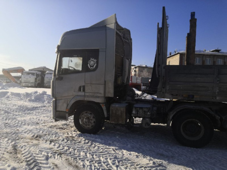 Shacman (Shaanxi) SX 6x4 Седельный тягач SX42584V324 — Б/У, 2023 г.