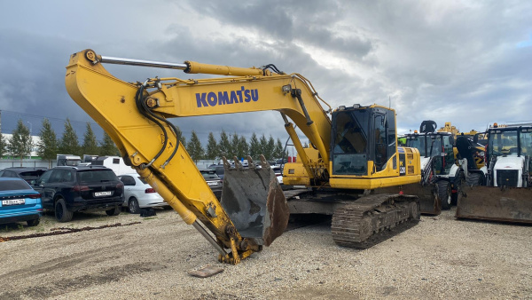 Komatsu (Комацу) PC220-8 — Б/У, 2022 г. (Екатеринбург, новый)